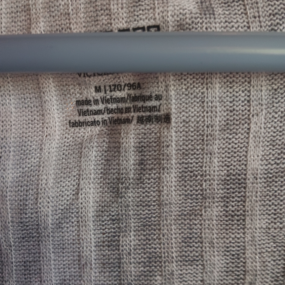 PINK Victoria's Secret Ribbed V-Neck Long Sleeve Top in Black and Gray Tie-Dye - Picture 3 of 6
